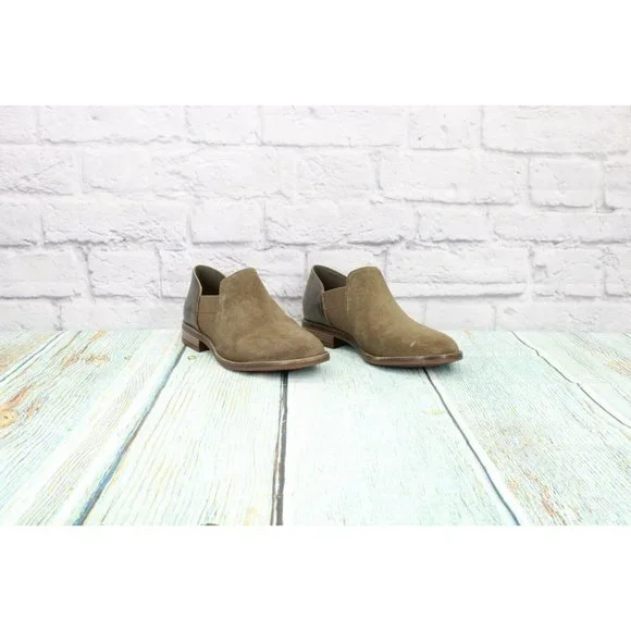 Clarks  Brown Leather Slip On Chelsea Ankle Boots Size 7.5 Medium - Picture 3 of 9